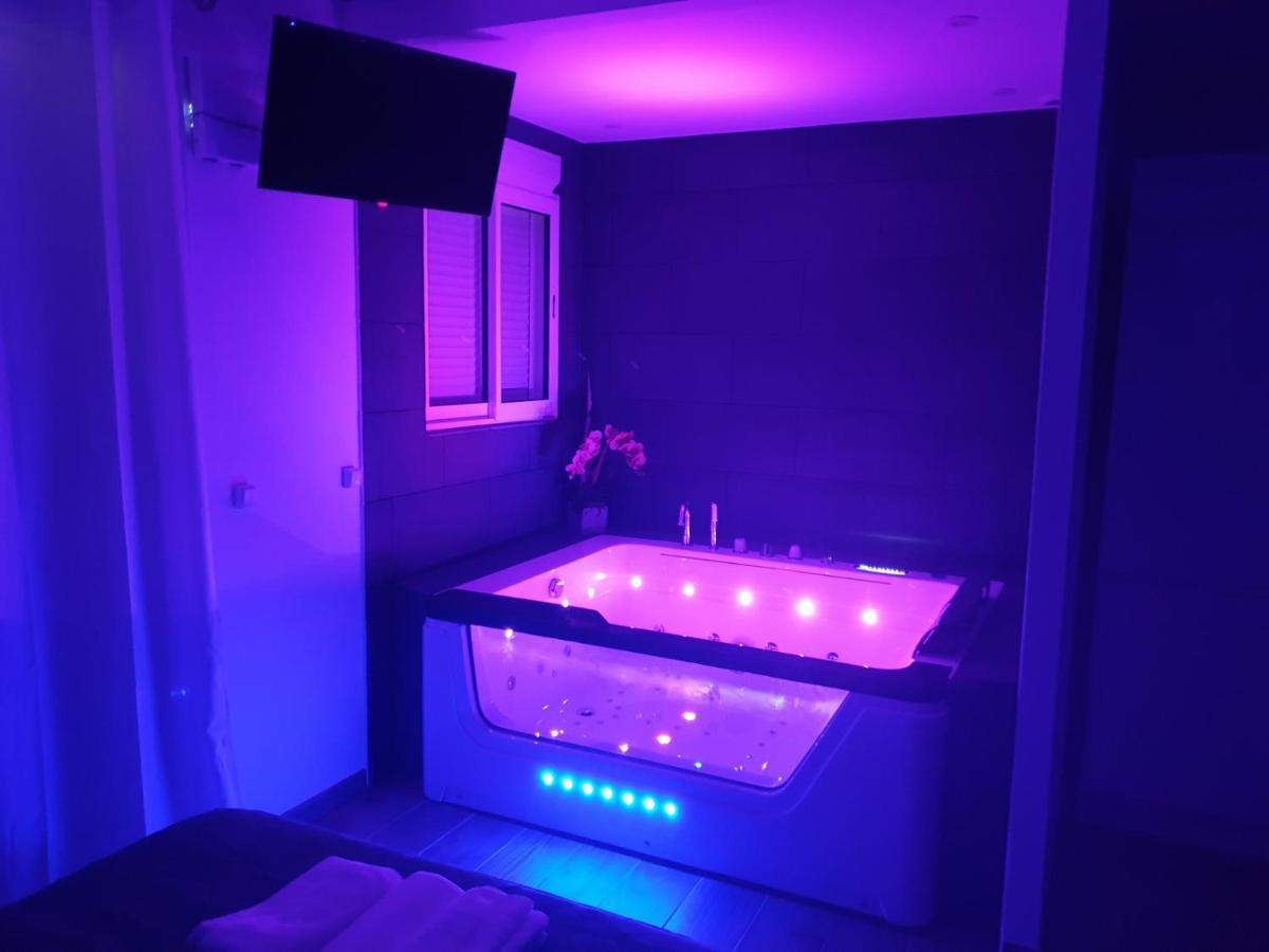 Love Suite And Spa - Cannes Luaran gambar