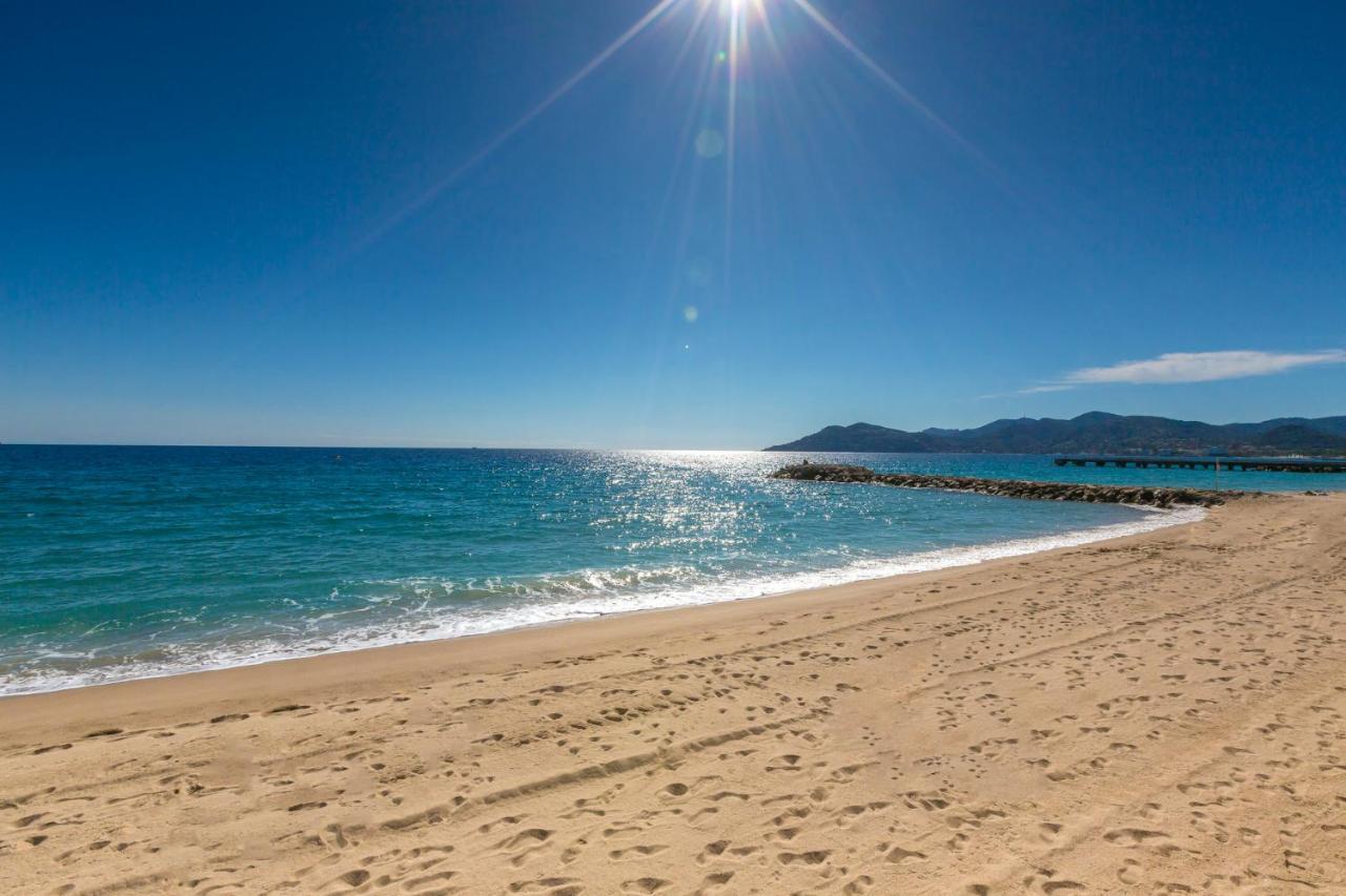 Love Suite And Spa - Cannes Luaran gambar