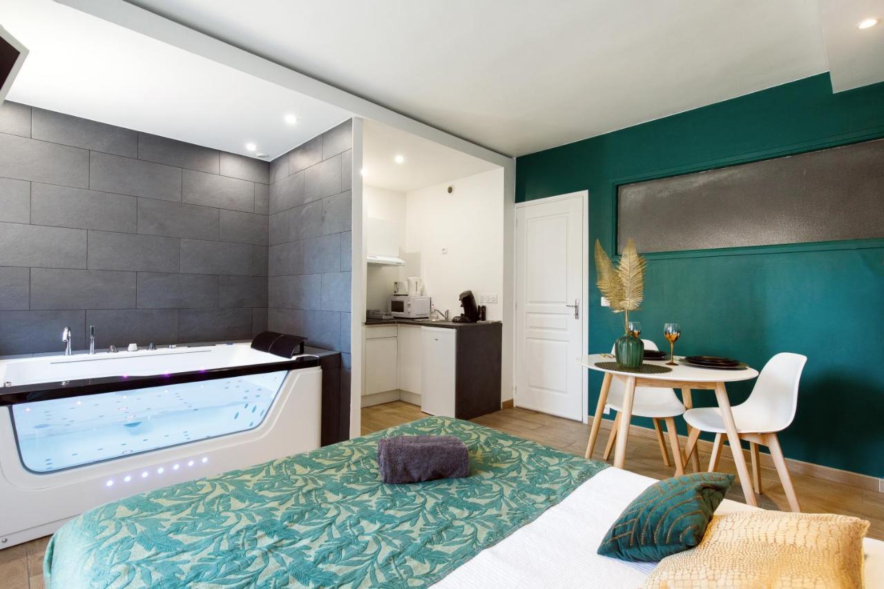 Love Suite And Spa - Cannes Luaran gambar