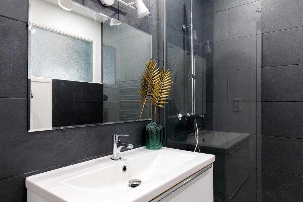Love Suite And Spa - Cannes Luaran gambar